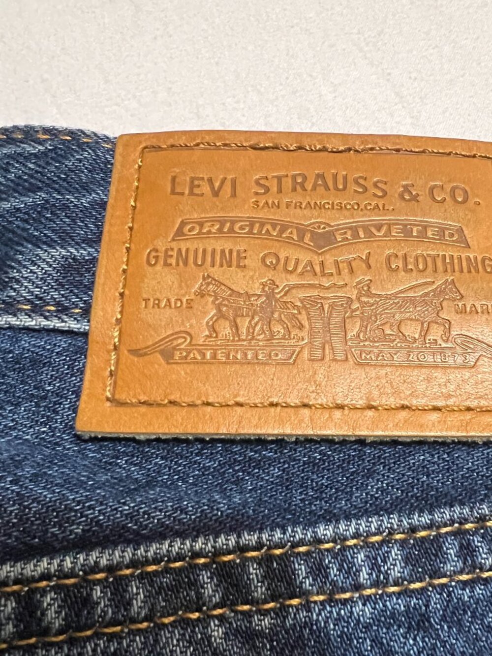 Levi's Premium Baggy Dad Jeans Women's Size 32 High Rise Wide Leg Medium Wash - Picture 3 of 11
